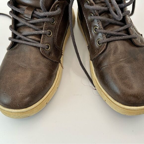 Cat&Jack boys boots, brown, size 2 - Picture 1 of 5